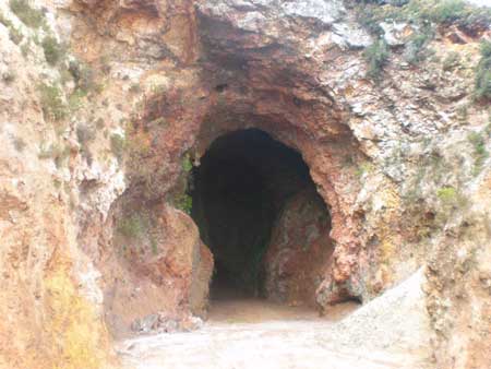 Mina Excomulgada